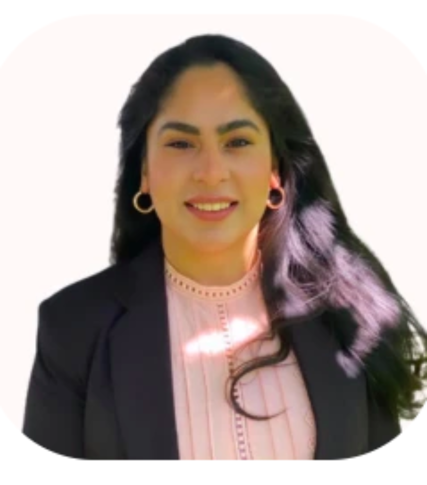 Professional Headshot Isha Mahajan | Cedarway Therapy | Physiotherapy Clinic in Oakville, ON